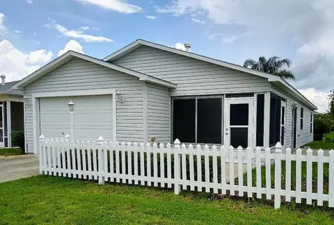 2241 Bellamy Ln, The Villages, FL 32162