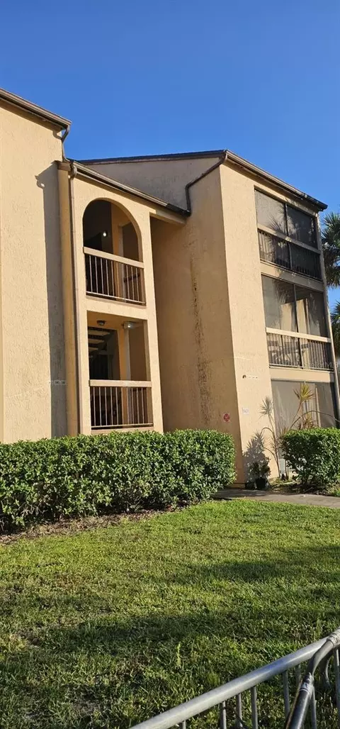 2201 Cascades Blvd #108, Kissimmee, FL 34741