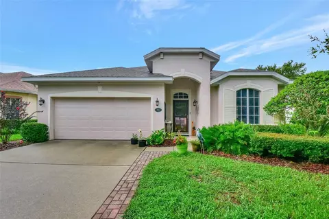 105 Avenham Dr, Deland, FL 32724