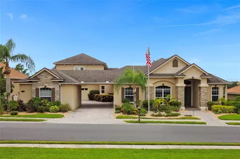 765 Whisper Woods Dr, Lakeland, FL 33813