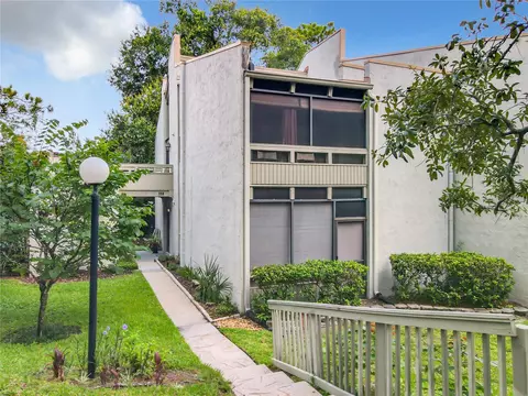 218 Fairway Dr, Longwood, FL 32779