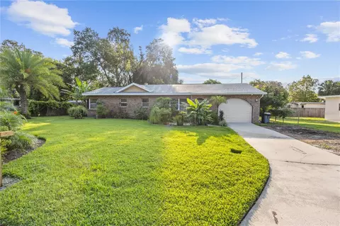 129 Woodland Dr W, Sanford, FL 32773