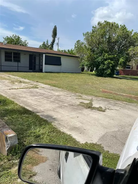 511 W Jersey Rd, Lehigh Acres, FL 33936