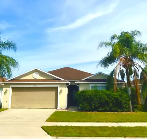 1748 Strathmore Cir, Mount Dora, FL 32757