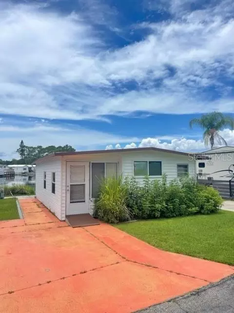 7 Pine Dr, Osteen, FL 32764