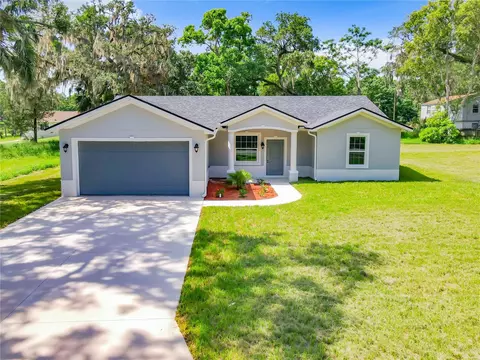 515 Mulberry St, Fruitland Park, FL 34731