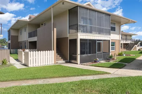 1640 Juno Trl #105B, Astor, FL 32102