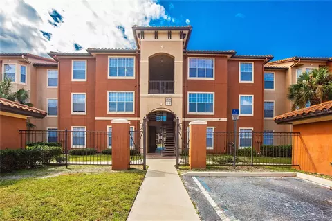5530 Metrowest Blvd #201, Orlando, FL 32811