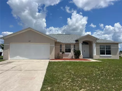 2377 Sunset Pointe Dr, Lake Wales, FL 33898