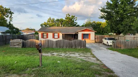 6207 Mount Plymouth Rd, Apopka, FL 32712