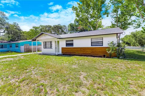 1506 E Pine Ave, Mount Dora, FL 32757