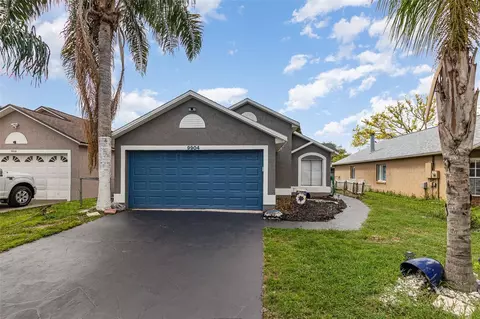 9904 Dean Acre Dr, Orlando, FL 32825