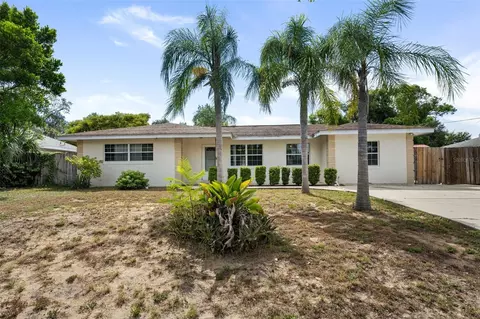 1302 Saint Andrews Blvd, Eustis, FL 32726