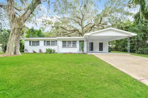 1320 Cambridge Dr, Leesburg, FL 34748