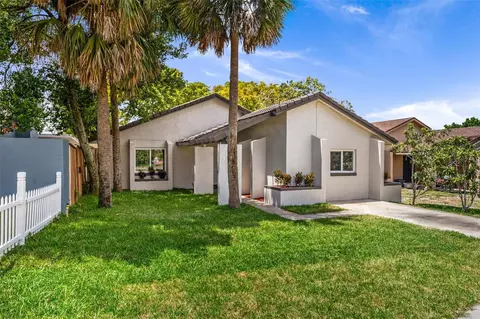 2260 Greenview Cir, Orlando, FL 32808