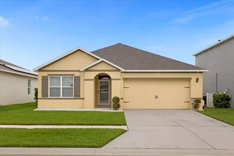 3045 Country Club Cir, Winter Haven, FL 33881