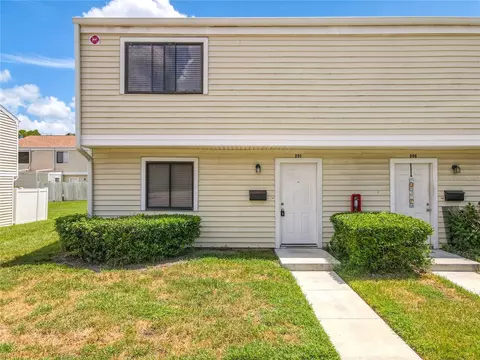 641 Northlake Blvd, Altamonte Springs, FL 32701