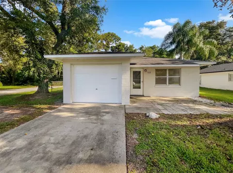 322 Amanda Ln, Leesburg, FL 34748