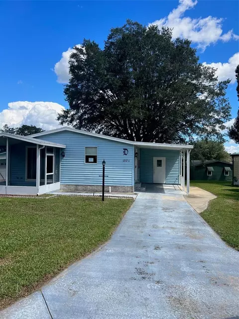 1571 Hillcrest Dr, The Villages, FL 32159
