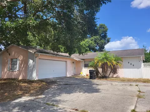 525 Autumn Dr, Apopka, FL 32712