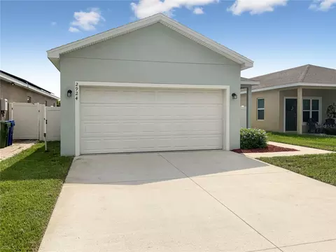 2924 Whispering Trails Dr, Winter Haven, FL 33884