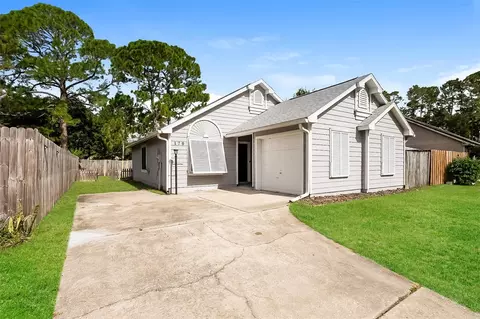 170 Lakeside Cir, Sanford, FL 32773