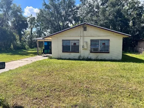 1303 W 11th St, Sanford, FL 32771