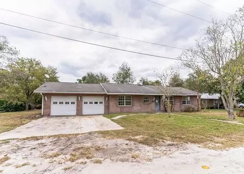 34030 Sunset Ave, Leesburg, FL 34788