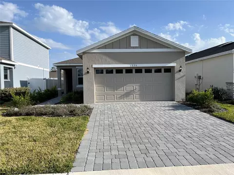1225 Atlantic Ave, Fruitland Park, FL 34731