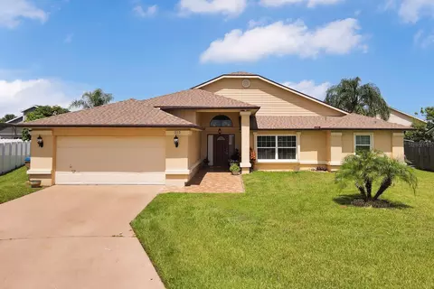 215 Palmwood Ct, Kissimmee, FL 34743