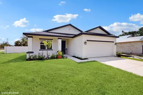 1295 Central Pkwy, Deland, FL 32724