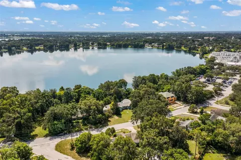 1004 W Lake Martha Dr NE, Winter Haven, FL 33881