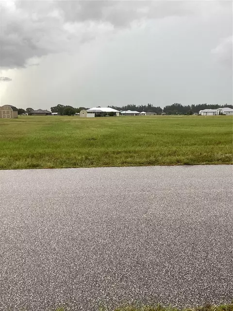8709 Hampshire Dr, Sebring, FL 33876