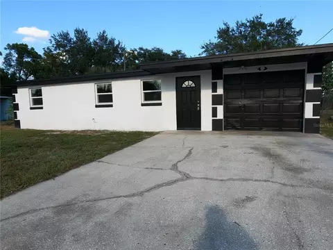 719 Henry St, Auburndale, FL 33823