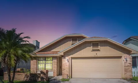 3260 Chatsworth Ln, Orlando, FL 32812