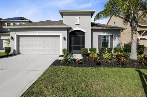 517 Blue Cypress Dr, Groveland, FL 34736