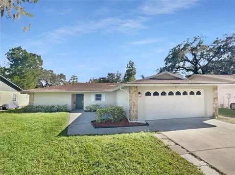 8004 Deerwood Cir, Tampa, FL 33610