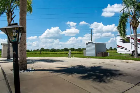 4645 W Palm Dr, Bowling Green, FL 33834