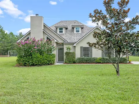 925 Pine Hill Blvd, Geneva, FL 32732