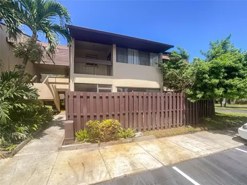 865 N Village Dr N #104, Saint Petersburg, FL 33716