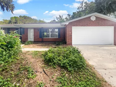 1011 N Shore Dr, Leesburg, FL 34748