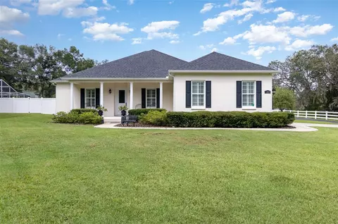 1925 Griffin Ave, Lady Lake, FL 32159