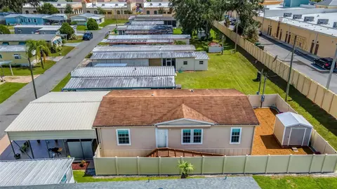 808 E Live Oak St, Wildwood, FL 34785