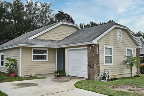 606 Swallow Ct, Apopka, FL 32712