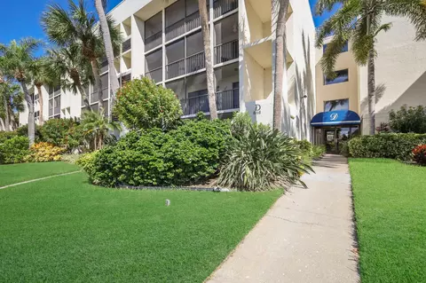 6116 43rd St W #103D, Bradenton, FL 34210