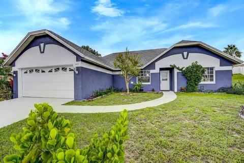5565 Loma Vista Loop, Davenport, FL 33896