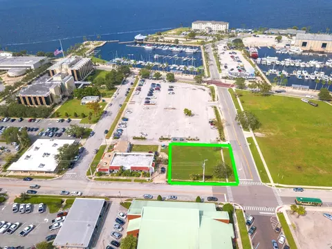 210 E Commercial St, Sanford, FL 32771