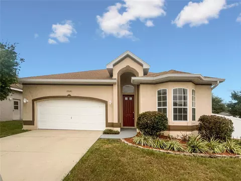 37041 Highland Bluff Cir, Dade City, FL 33523