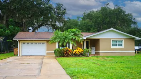 36001 Clear Lake Dr, Eustis, FL 32736