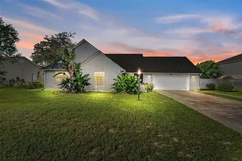 1142 Magdalena Ave, Deltona, FL 32725